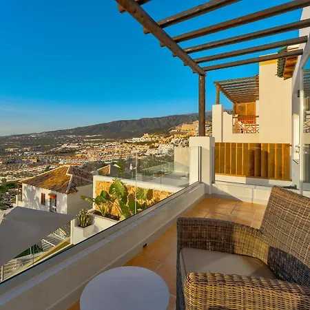 Casa Calmos * أذيخي