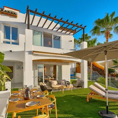 Casa Calmos بيت للعطل