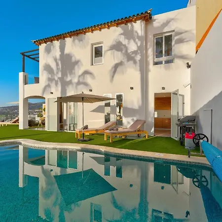 Casa Calmos بيت للعطل